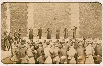 paris commune executing priests